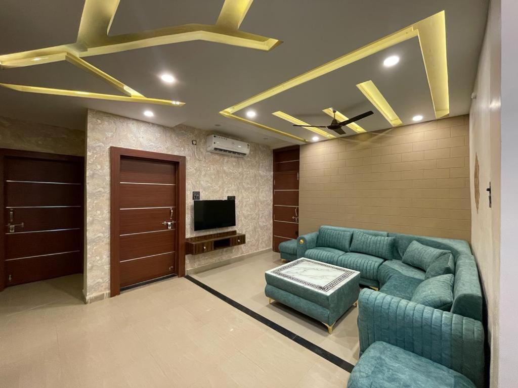 Sunrays - Unique 3Bhk In The Heart Of The City Gwalior Esterno foto