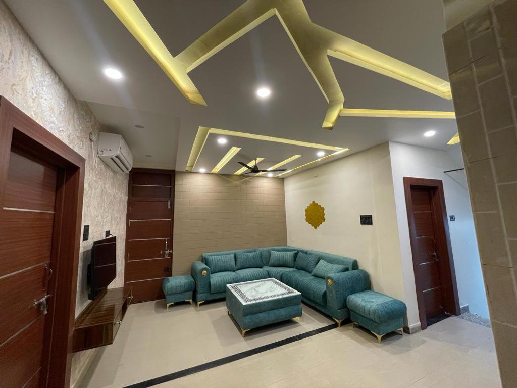 Sunrays - Unique 3Bhk In The Heart Of The City Gwalior Esterno foto