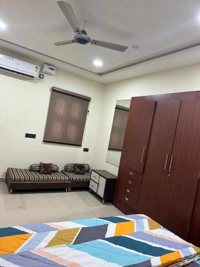 Sunrays - Unique 3Bhk In The Heart Of The City Gwalior Esterno foto